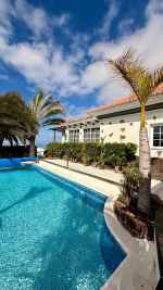 Rustic family villa with breathtaking mountain and ocean views in Los Menores