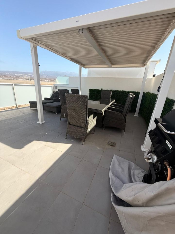 **Stunning Penthouse Apartment in Sale - A Unique Opportunity Awaits!**