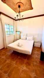 Rustic family villa with breathtaking mountain and ocean views in Los Menores