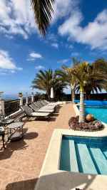 Rustic family villa with breathtaking mountain and ocean views in Los Menores