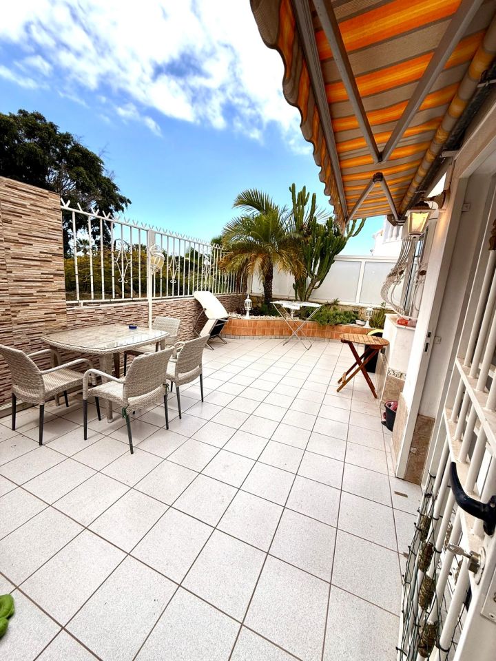 Fantastic Investment Opportunity – Detached House in Las Mimosas